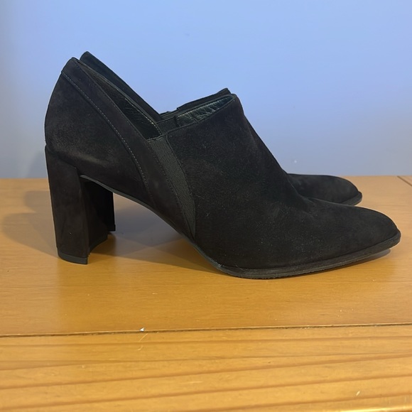 Stuart Weitzman Suede Shoes Low heel, size 9 (brown). Used, excellent condition - Picture 2 of 5